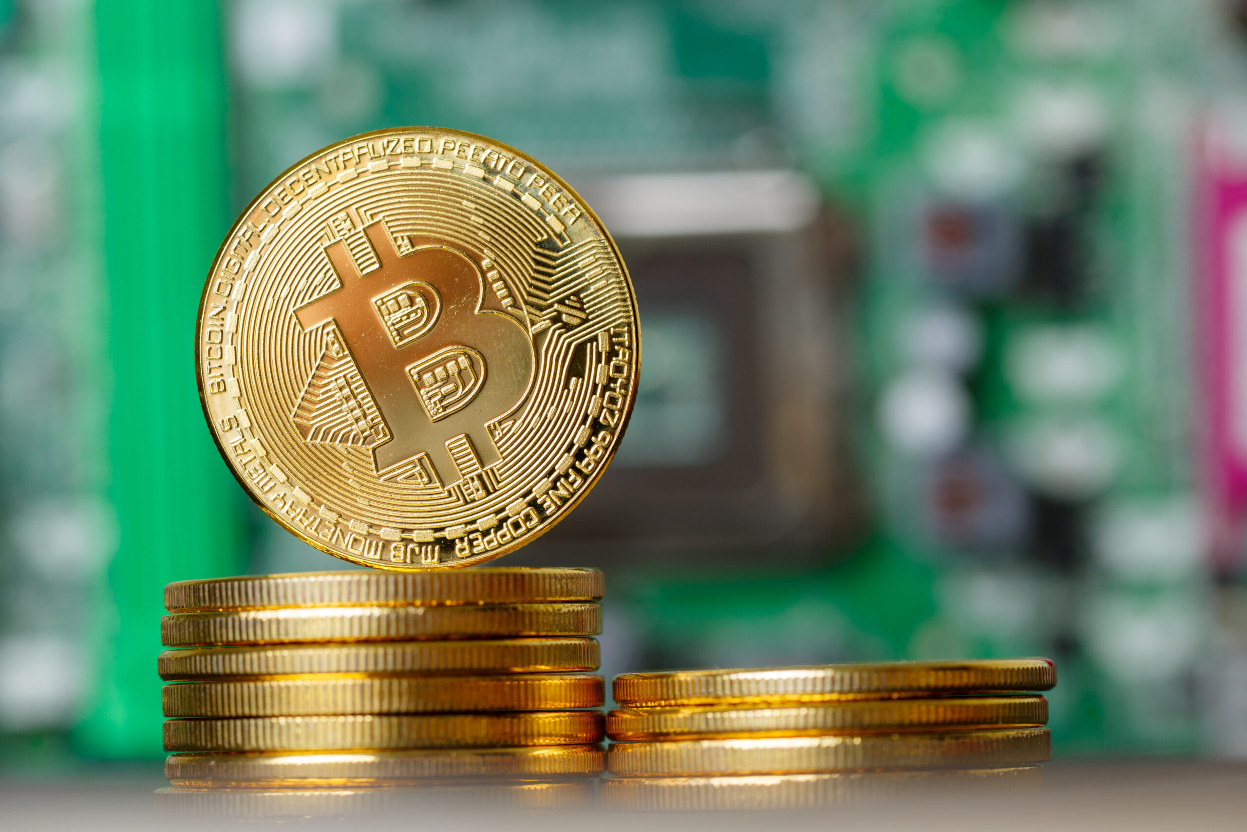 $123 000 за BTC к маю? Прогноз на основе ликвидности и ETF-тренда