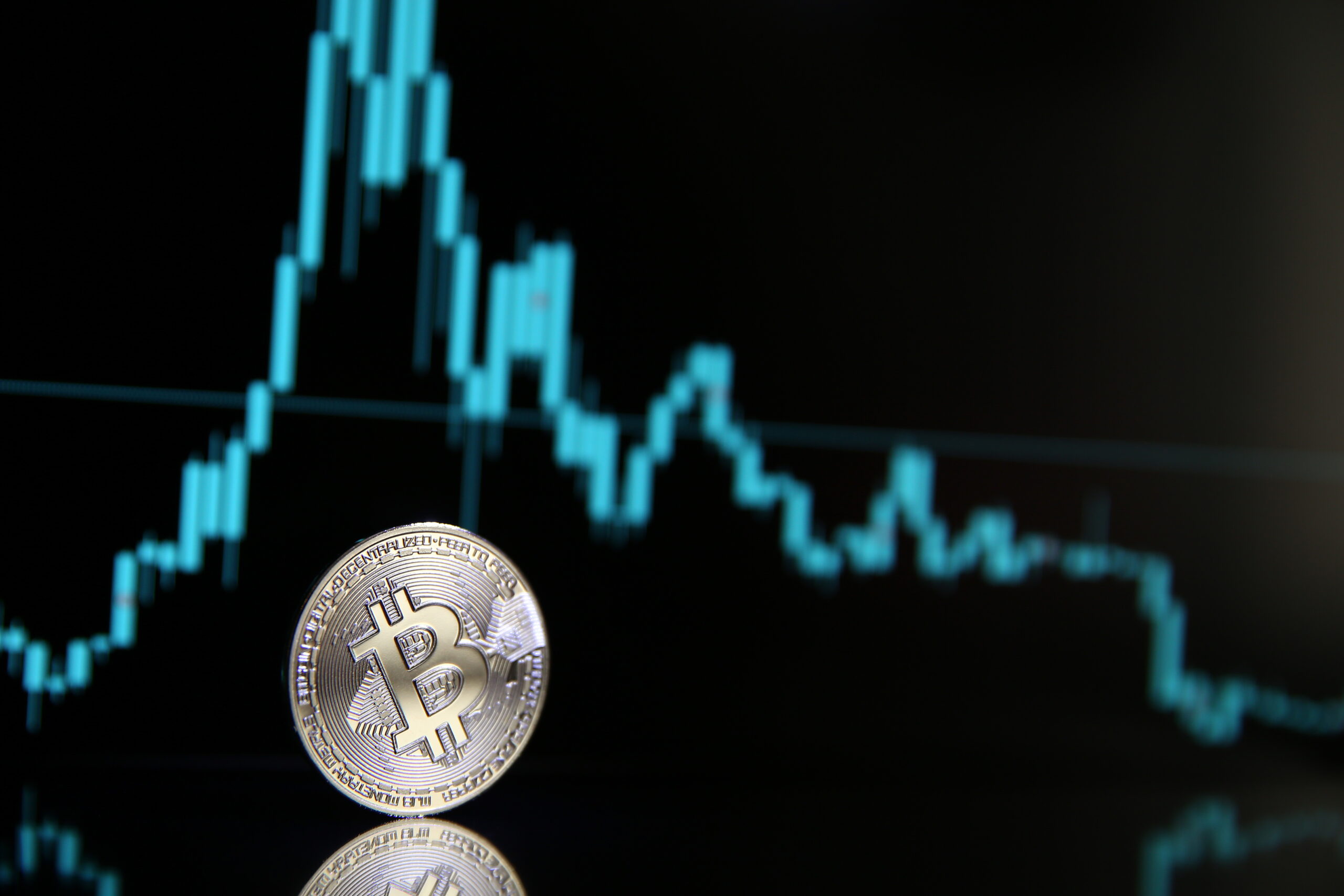 Парадокс биткоина: сеть бьёт рекорды, а майнинг теряет смысл