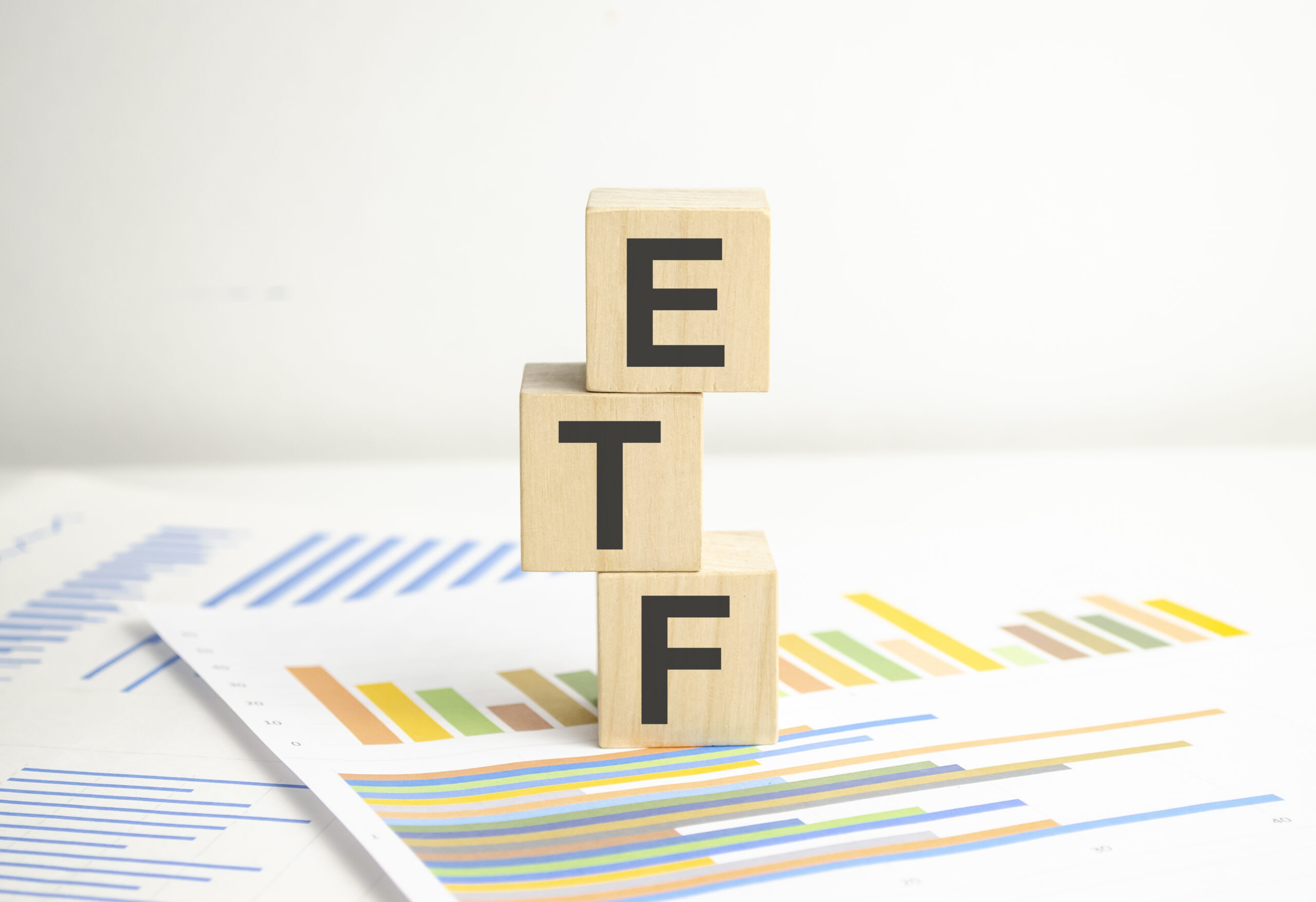 Институциональный капитал остаётся в игре: биткоин-ETF сохраняют рост несмотря на коррекцию