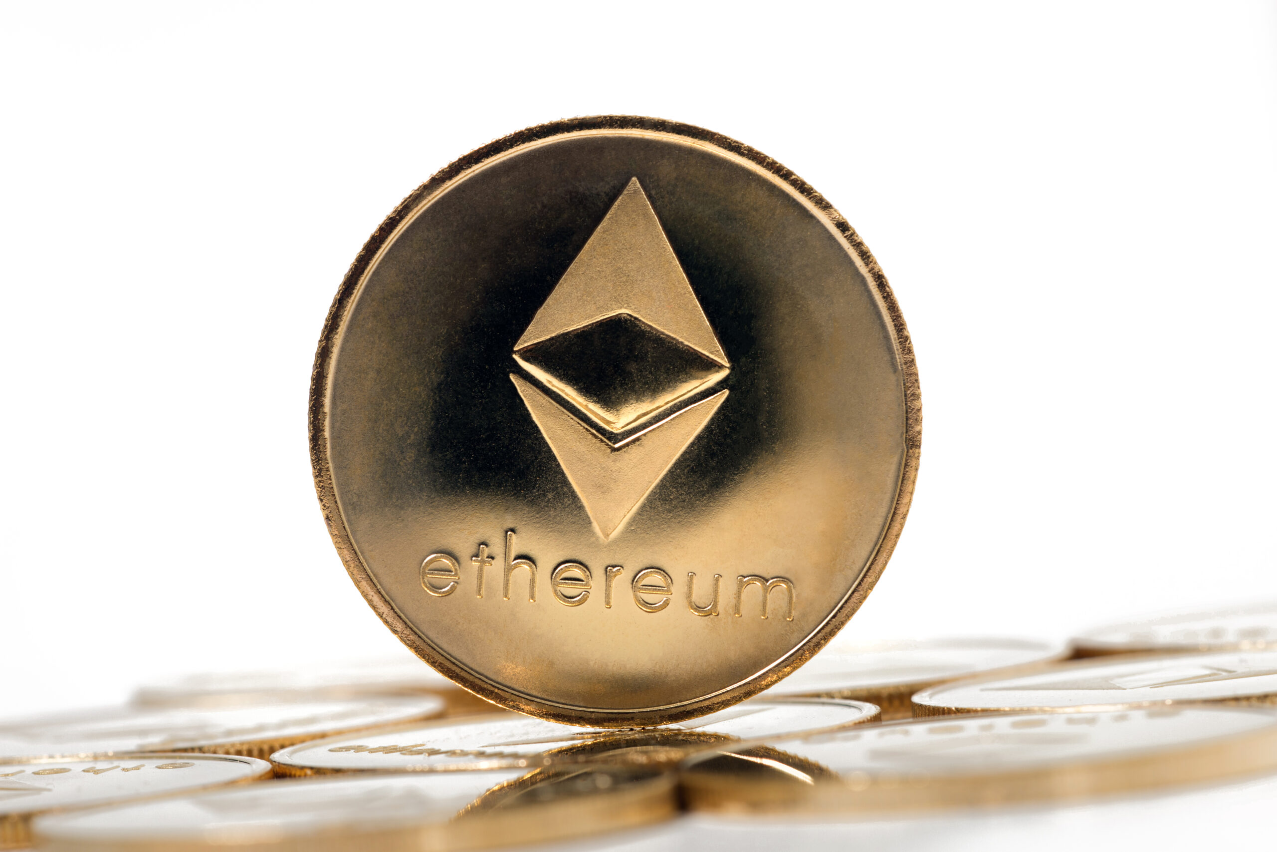 Ethereum в условиях перемен: как рынок реагирует на монетарные сигналы США