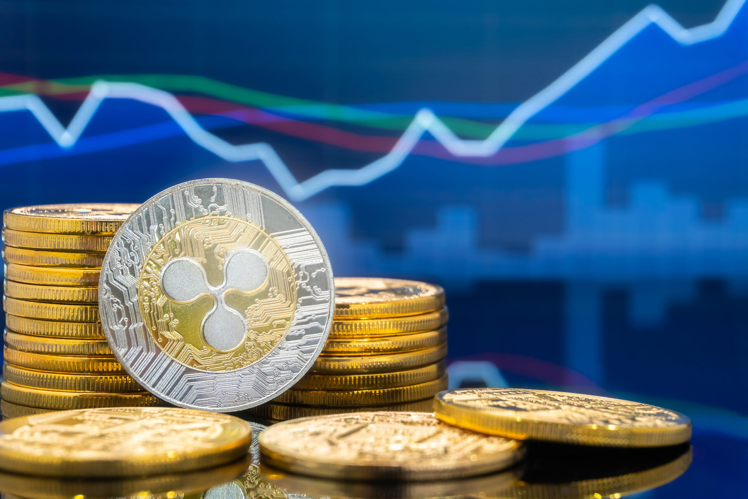 XRP под давлением медвежьего канала: $1,5 млрд накопления могут изменить игру