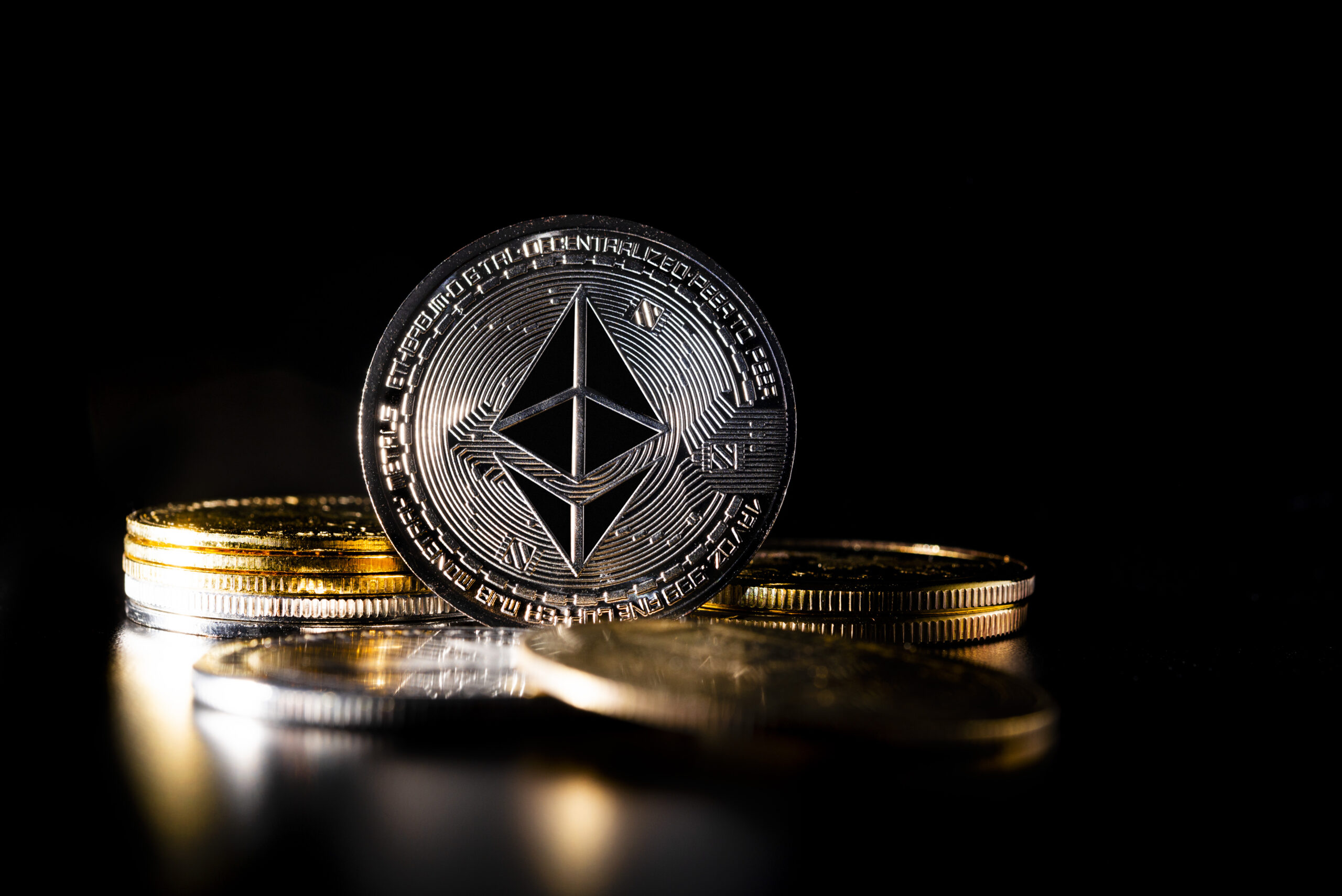 BTC, ETH и BNB: криптотройка лидеров в стратегии крупных корпораций
