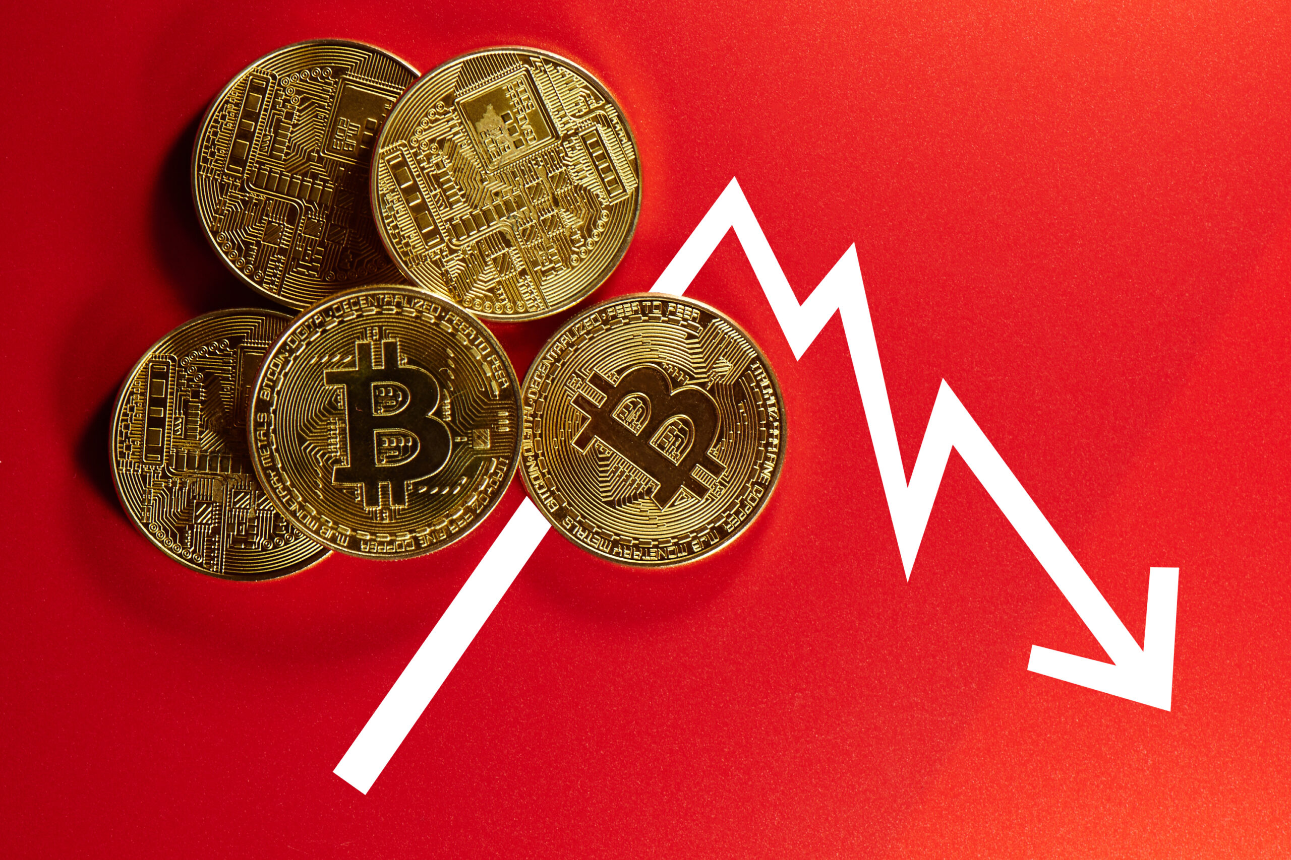 Почему падение MSTR не означает краха биткоина