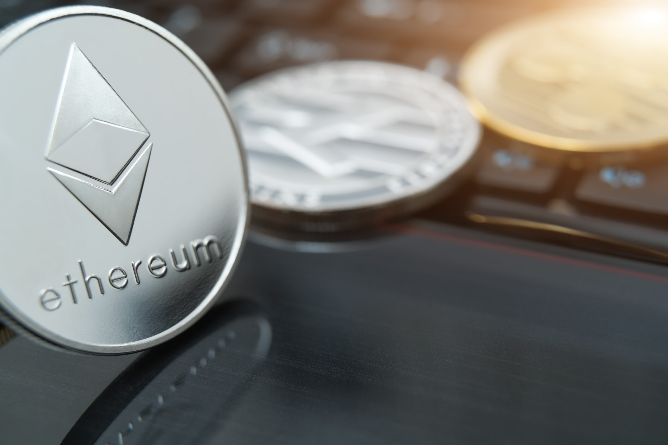 Когда ETH исчезает с бирж — сигнал к росту? Анализ ситуации с резервами