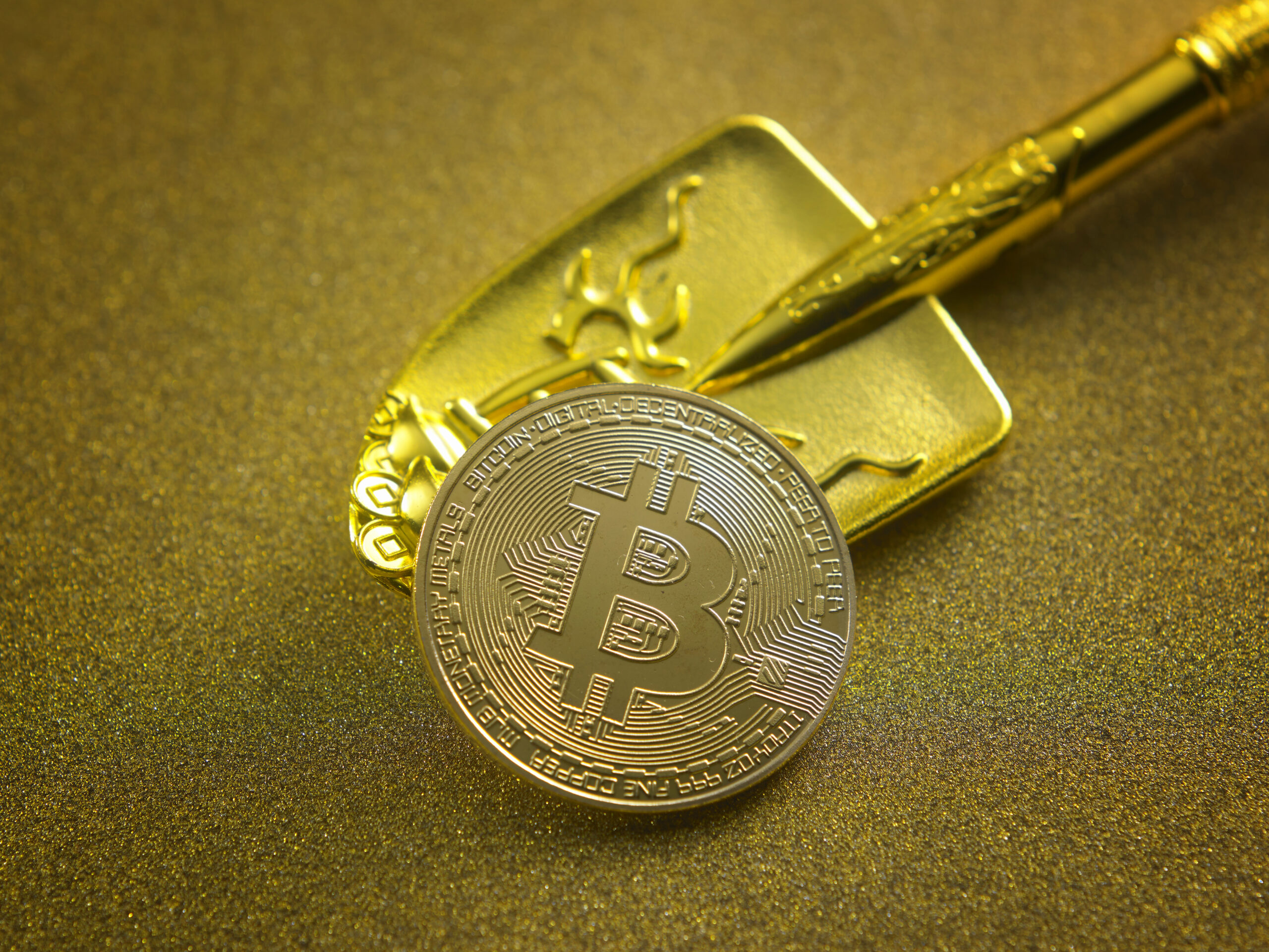 BTC против золота: цифровой вызов традиционному активу