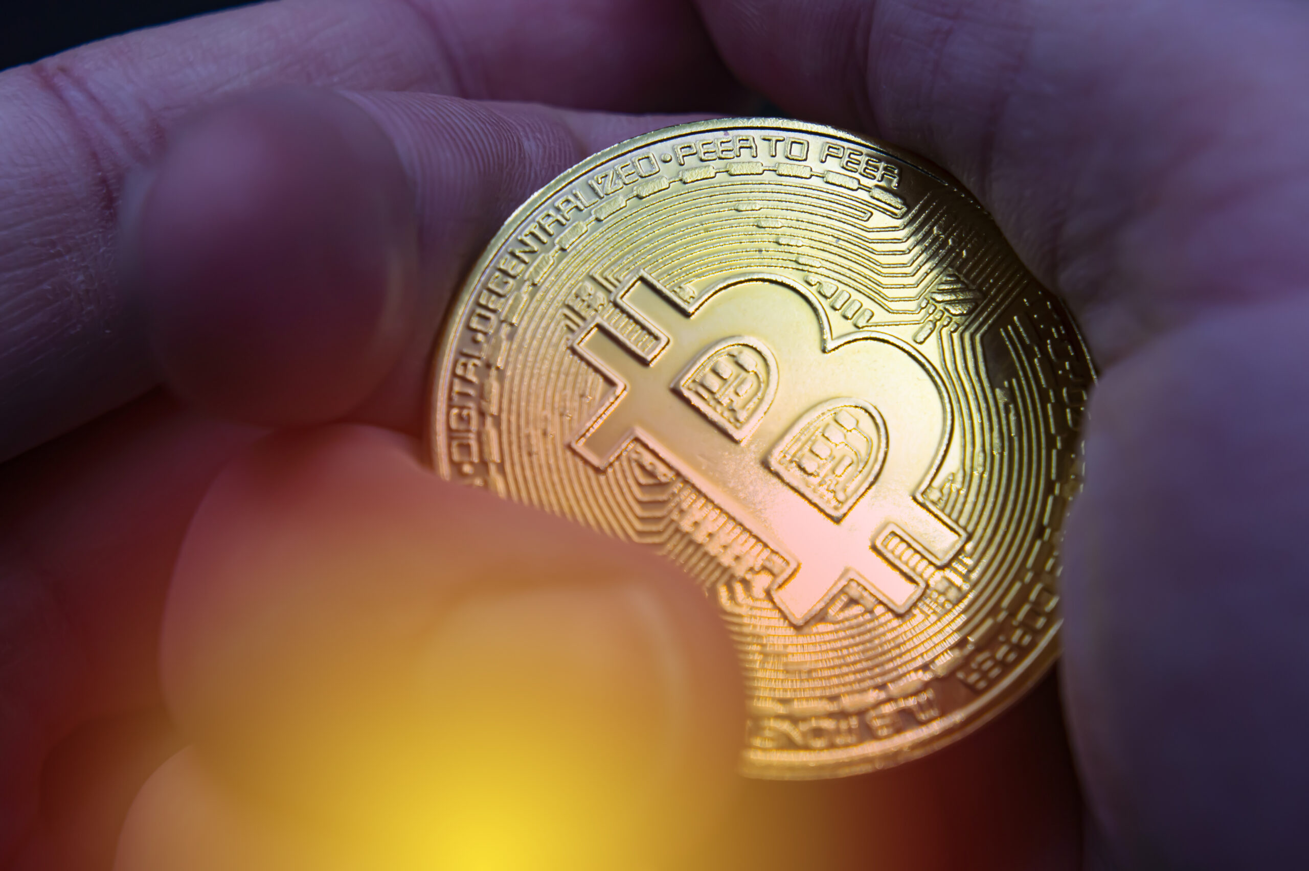 Биткоин снова в центре внимания: что изменилось на рынке